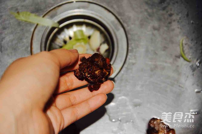 木耳炒肉片的做法-家常味炒菜譜-易網健康養(yǎng)生網 木耳炒肉片的做法-家常味炒菜譜