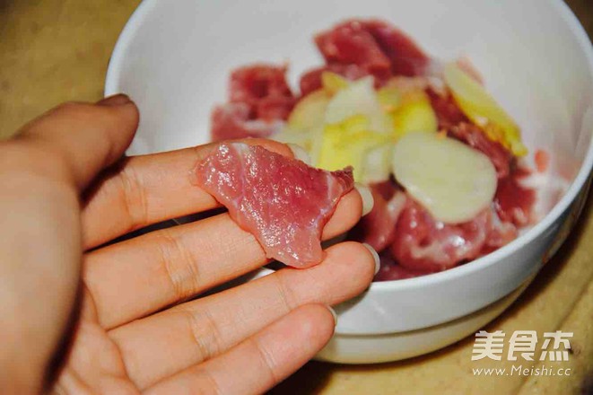 木耳炒肉片的做法-家常味炒菜譜-易網<a href=http://www.aoa7937.com/ target=_blank class=infotextkey>健康養(yǎng)生</a>網 木耳炒肉片的做法-家常味炒菜譜