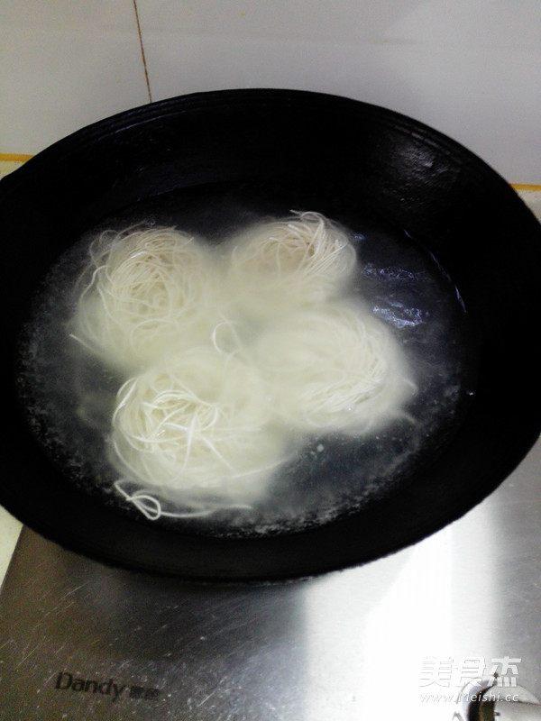 豆角肉絲炒面的做法-家常味炒菜譜-易網(wǎng)健康養(yǎng)生網(wǎng) 豆角肉絲炒面的做法-家常味炒菜譜