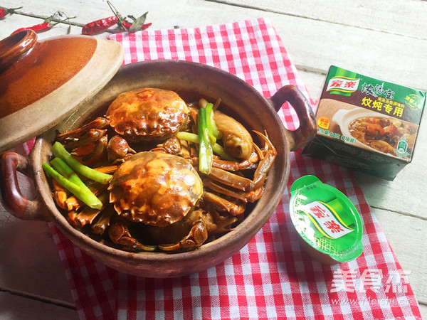 大閘蟹燜滑雞的做法-家常味燜菜譜-易網健康養生網 大閘蟹燜滑雞的做法-家常味燜菜譜