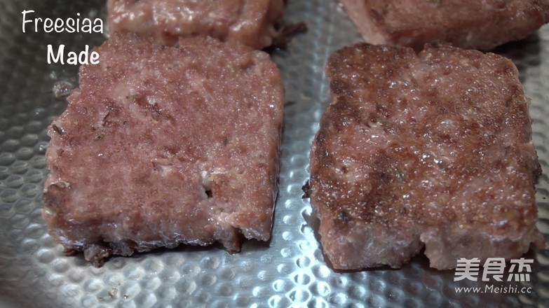 自制午餐肉  視頻菜譜的做法-咸鮮味蒸菜譜