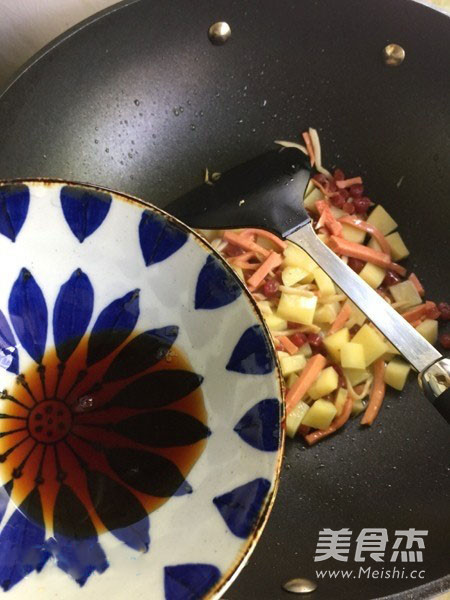 土豆蔬菜什錦燴飯的做法-家常味燜菜譜-易網(wǎng)健康養(yǎng)生網(wǎng) 土豆蔬菜什錦燴飯的做法-家常味燜菜譜