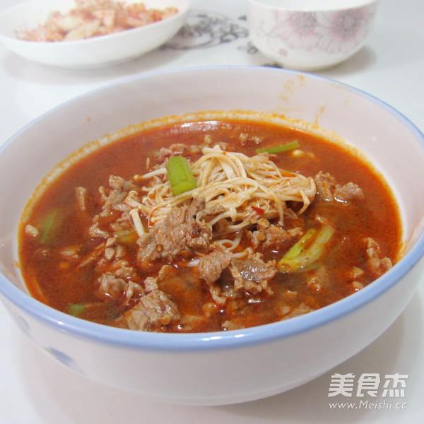 金針菇配牛肉的做法-香辣味煮菜譜-易網健康養生網 金針菇配牛肉的做法-香辣味煮菜譜