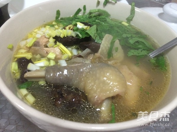 香菇雞湯的做法-咸鮮味燉菜譜-易網(wǎng)健康養(yǎng)生網(wǎng) 香菇雞湯的做法-咸鮮味燉菜譜