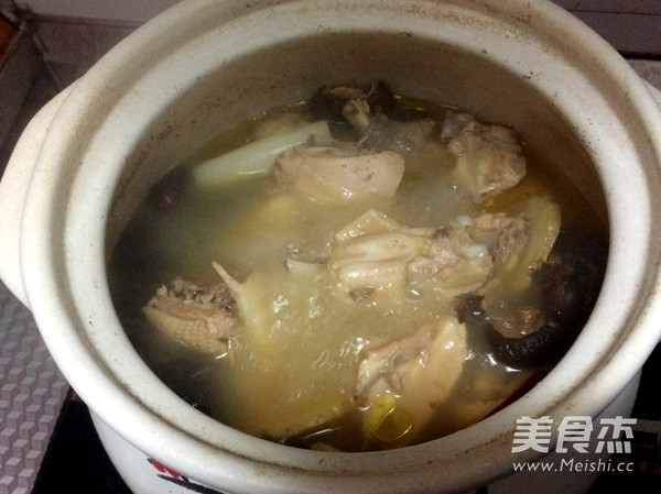 香菇雞湯的做法-咸鮮味燉菜譜-易網(wǎng)健康養(yǎng)生網(wǎng) 香菇雞湯的做法-咸鮮味燉菜譜