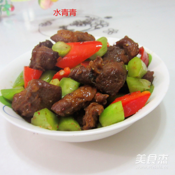 萵筍燜紅燒肉的做法-家常味燜菜譜-易網(wǎng)健康養(yǎng)生網(wǎng) 萵筍燜紅燒肉的做法-家常味燜菜譜