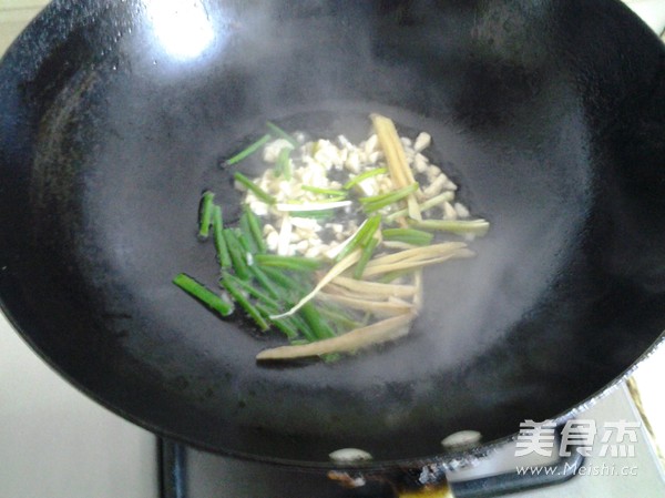 雪菜銀魚的做法-咸鮮味炒菜譜
