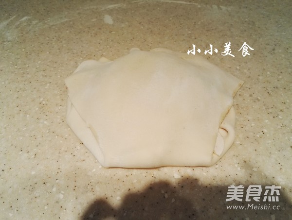 千層蒸餅：柔軟養(yǎng)胃的家常主食的做法-五香味蒸菜譜