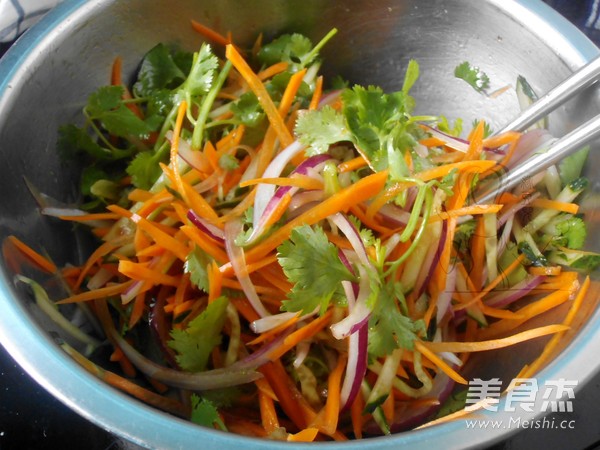 烤雞肉沙拉的做法-家常味烤菜譜-易網(wǎng)健康養(yǎng)生網(wǎng) 烤雞肉沙拉的做法-家常味烤菜譜