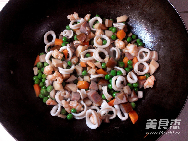 青蔬炒海鮮的做法-家常味炒菜譜