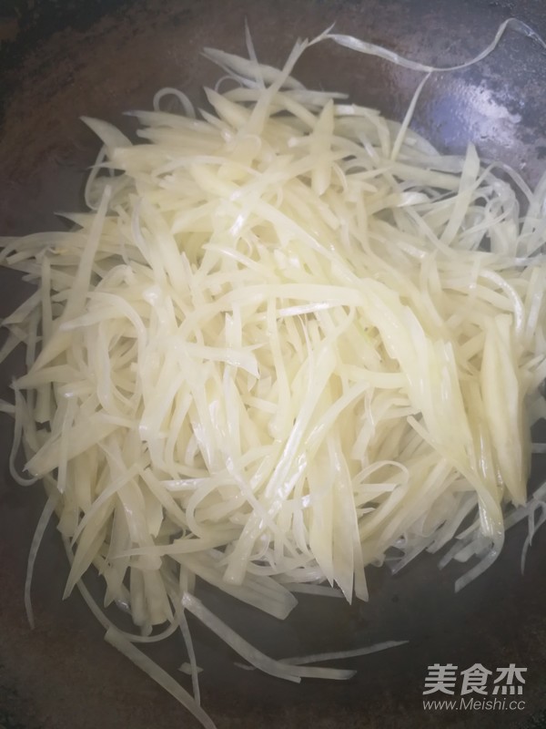 清炒土豆絲快手版的做法-家常味炒菜譜