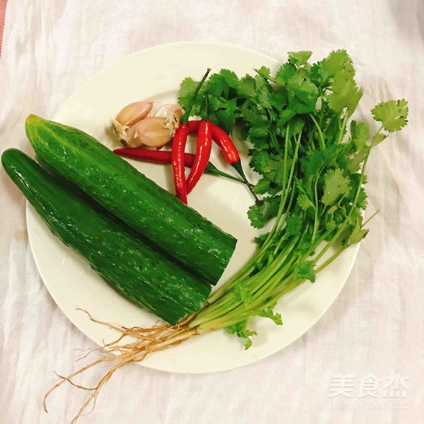 涼拌青瓜的做法-酸辣味拌菜譜