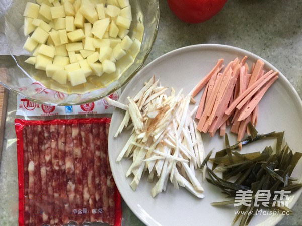 土豆蔬菜什錦燴飯的做法-家常味燜菜譜-易網(wǎng)<a href=http://www.aoa7937.com/ target=_blank class=infotextkey>健康養(yǎng)生</a>網(wǎng) 土豆蔬菜什錦燴飯的做法-家常味燜菜譜