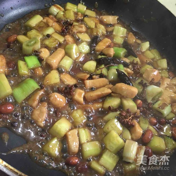 宮保雞丁的做法-酸甜味炒菜譜-易網(wǎng)健康養(yǎng)生網(wǎng) 宮保雞丁的做法-酸甜味炒菜譜