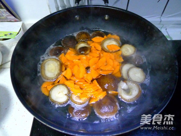 蔥油拌香菇的做法-蔥香味拌菜譜-易網健康養生網 蔥油拌香菇的做法-蔥香味拌菜譜