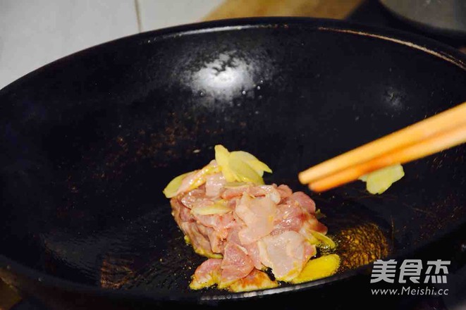 木耳炒肉片的做法-家常味炒菜譜-易網健康養(yǎng)生網 木耳炒肉片的做法-家常味炒菜譜