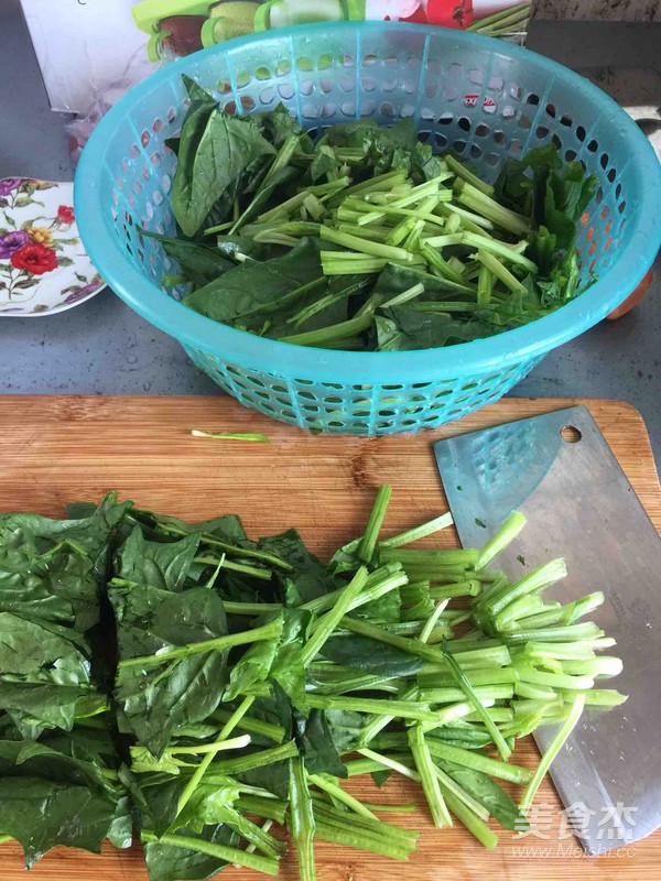 涼拌菠菜的做法-家常味拌菜譜-易網<a href=http://www.aoa7937.com/ target=_blank class=infotextkey>健康養(yǎng)生</a>網 涼拌菠菜的做法-家常味拌菜譜