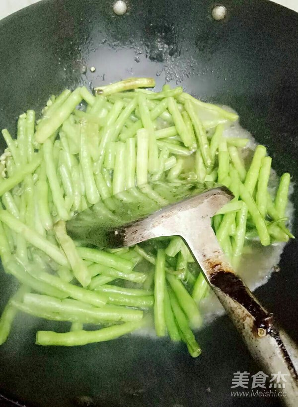 清炒豆角的做法-家常味炒菜譜