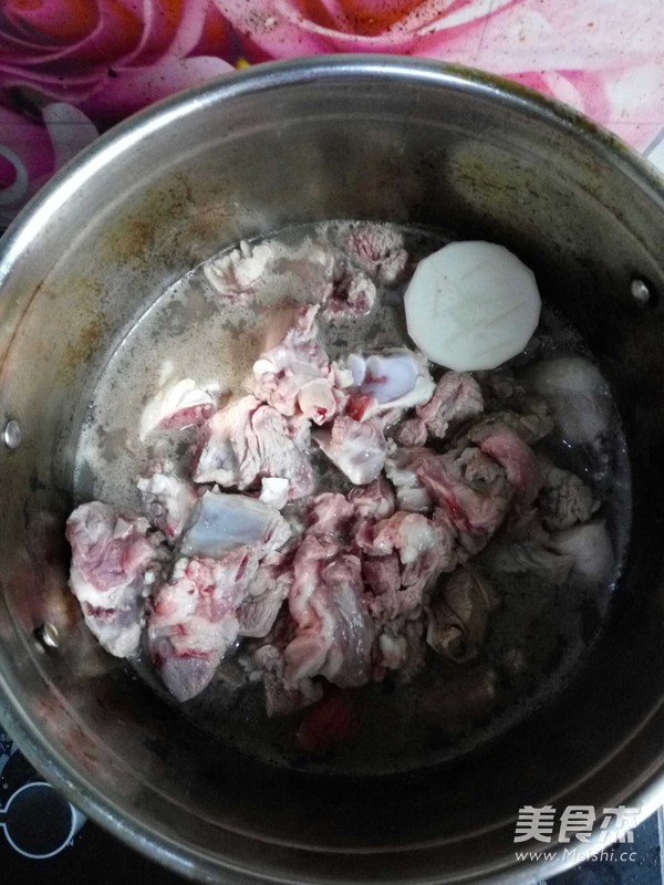 清燉羊肉湯的做法-咸鮮味煲菜譜
