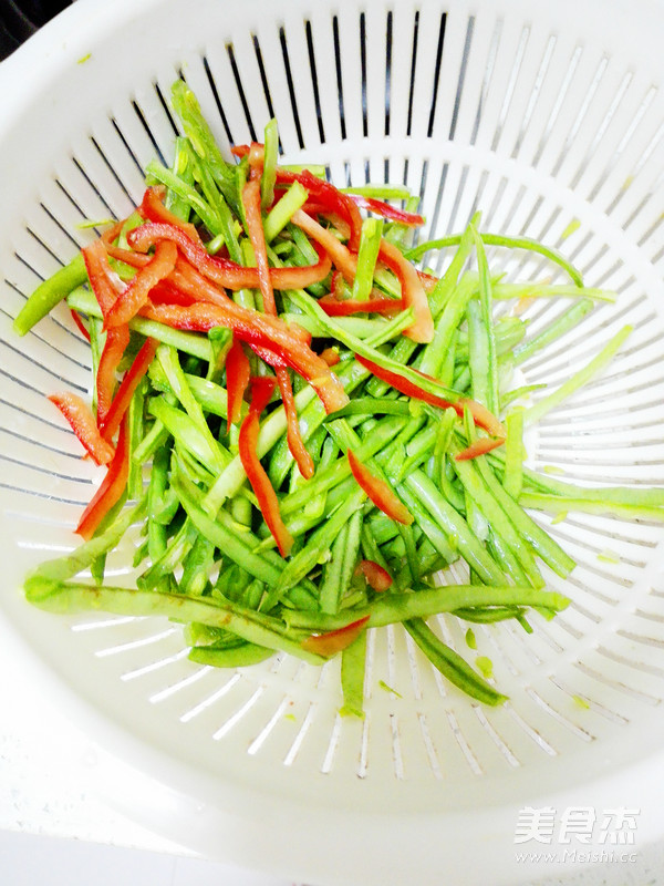 豆角肉絲炒面的做法-家常味炒菜譜-易網(wǎng)健康養(yǎng)生網(wǎng) 豆角肉絲炒面的做法-家常味炒菜譜
