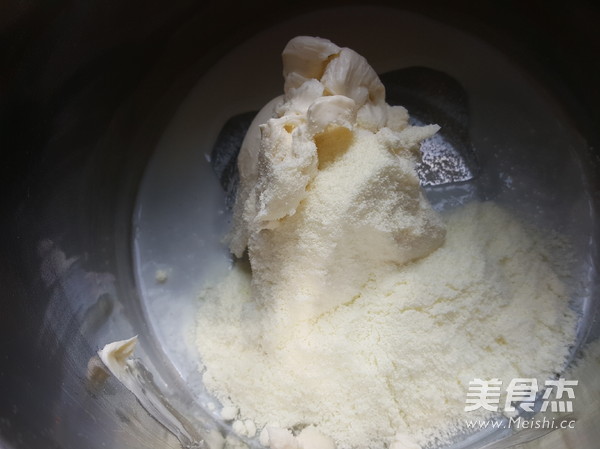 乳酪肉松包的做法-咸鮮味烘焙菜譜-易網健康養生網 乳酪肉松包的做法-咸鮮味烘焙菜譜