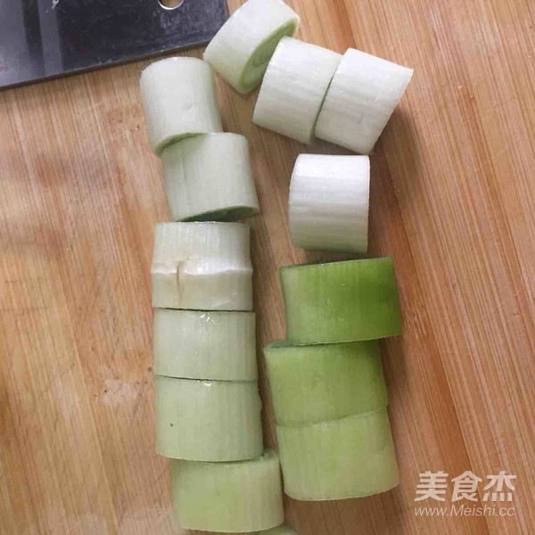 宮保雞丁的做法-酸甜味炒菜譜-易網(wǎng)健康養(yǎng)生網(wǎng) 宮保雞丁的做法-酸甜味炒菜譜