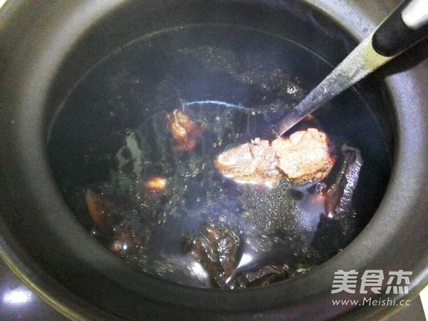 生熟地龍骨湯的做法-家常味燉菜譜