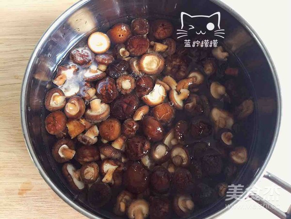香菇雞肉炸醬面的做法-家常味炸菜譜