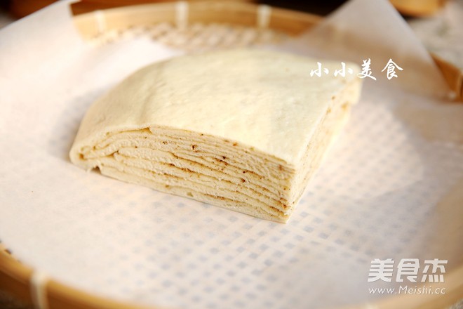 千層蒸餅:柔軟養(yǎng)胃的家常主食的做法-五香味蒸菜譜-易網(wǎng)健康養(yǎng)生網(wǎng) 千層蒸餅:柔軟養(yǎng)胃的家常主食的做法-五香味蒸菜譜
