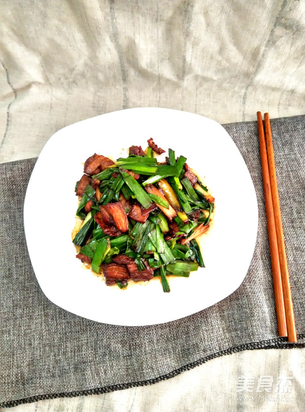 下飯菜蒜葉五花肉的做法-家常味炒菜譜-易網健康養生網 下飯菜蒜葉五花肉的做法-家常味炒菜譜