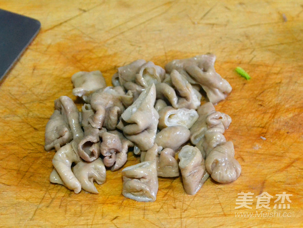 色佳味美的快手菜—蒜薹溜肥腸的做法-咸鮮味炒菜譜-易網健康養生網 色佳味美的快手菜—蒜薹溜肥腸的做法-咸鮮味炒菜譜