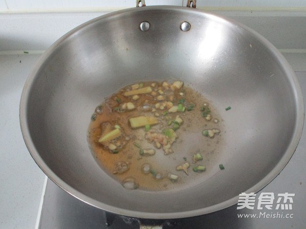干鍋雞翅蝦的做法-香辣味燒菜譜