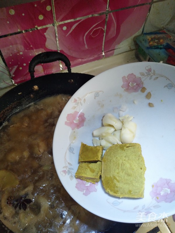 咖喱雞塊的做法-咖喱味燉菜譜-易網(wǎng)健康養(yǎng)生網(wǎng) 咖喱雞塊的做法-咖喱味燉菜譜