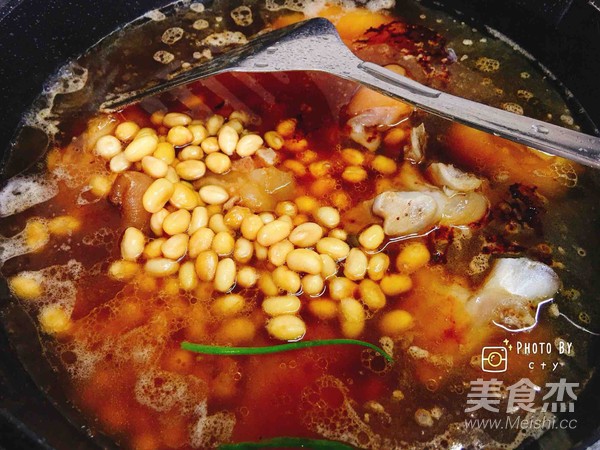 滿滿膠原蛋白的黃豆燜豬蹄的做法-醬香味燜菜譜-易網健康養生網 滿滿膠原蛋白的黃豆燜豬蹄的做法-醬香味燜菜譜