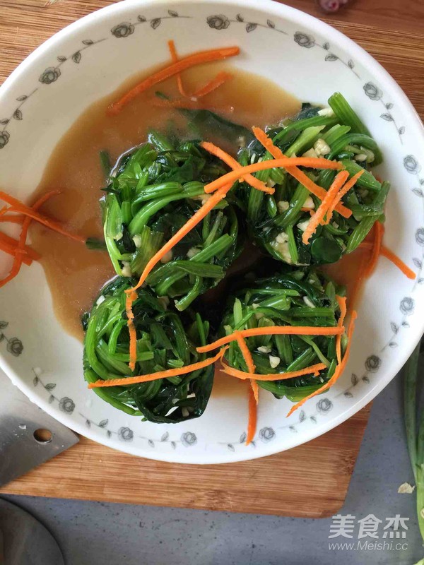 涼拌菠菜的做法-家常味拌菜譜-易網健康養(yǎng)生網 涼拌菠菜的做法-家常味拌菜譜