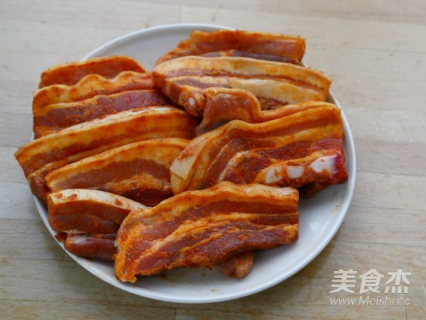 五花肉燒烤的做法-蒜香味烘焙菜譜-易網<a href=http://www.aoa7937.com/ target=_blank class=infotextkey>健康養生</a>網 五花肉燒烤的做法-蒜香味烘焙菜譜