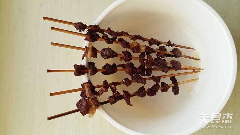 干炸羊肉串的做法-咸鮮味炸菜譜-易網健康養生網 干炸羊肉串的做法-咸鮮味炸菜譜
