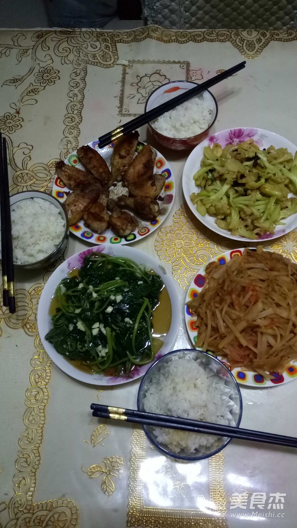 美味的雞翅根的做法-黑椒味煎菜譜-易網健康養生網 美味的雞翅根的做法-黑椒味煎菜譜