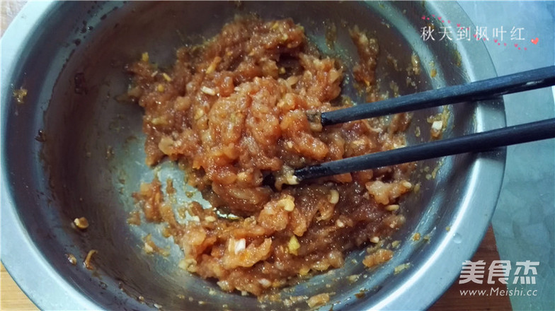茄汁西葫蘆雞肉餅的做法-茄汁味煎菜譜-易網(wǎng)健康養(yǎng)生網(wǎng) 茄汁西葫蘆雞肉餅的做法-茄汁味煎菜譜