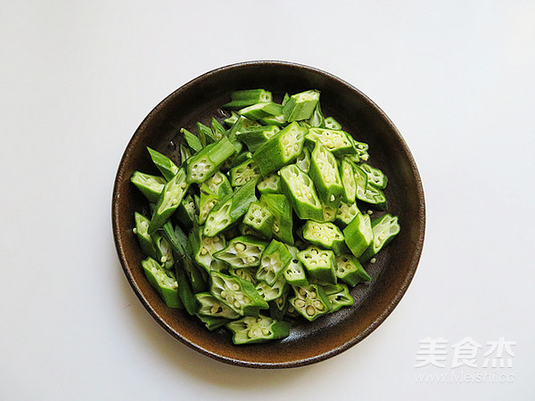 培根炒秋葵的做法-家常味炒菜譜-易網(wǎng)健康養(yǎng)生網(wǎng) 培根炒秋葵的做法-家常味炒菜譜