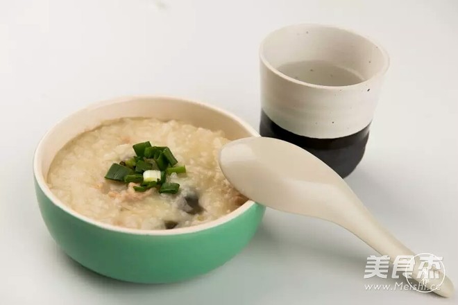鑄鐵鍋版皮蛋瘦肉粥的做法-咸鮮味煮菜譜-易網(wǎng)健康養(yǎng)生網(wǎng) 鑄鐵鍋版皮蛋瘦肉粥的做法-咸鮮味煮菜譜
