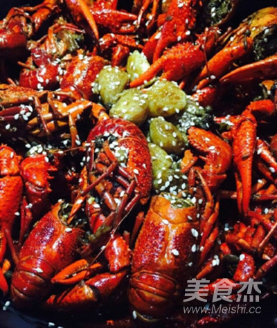 正宗潛江油燜大蝦的做法-麻辣味煮菜譜