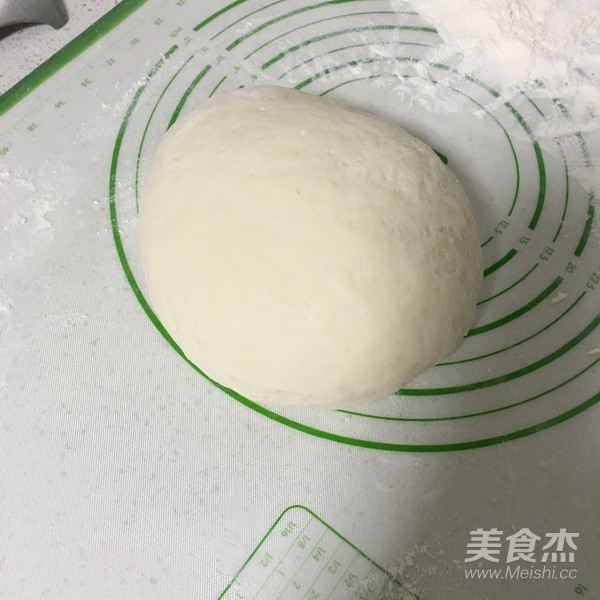 解饞的薺菜肉包子的做法-咸鮮味蒸菜譜