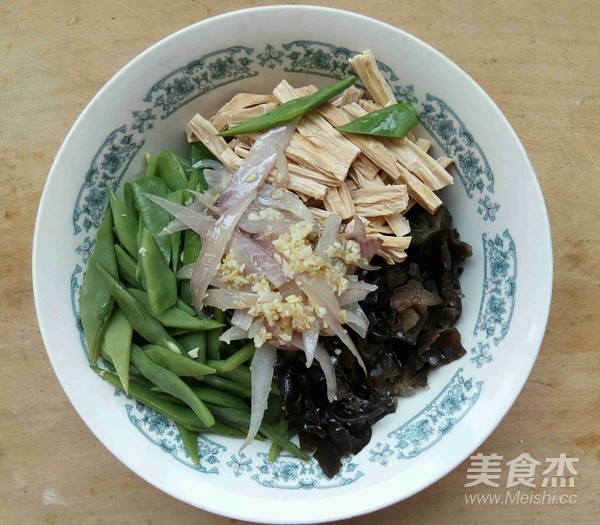 蒜香扁豆木耳腐竹拌菜的做法-咸鮮味拌菜譜-易網健康養生網 蒜香扁豆木耳腐竹拌菜的做法-咸鮮味拌菜譜