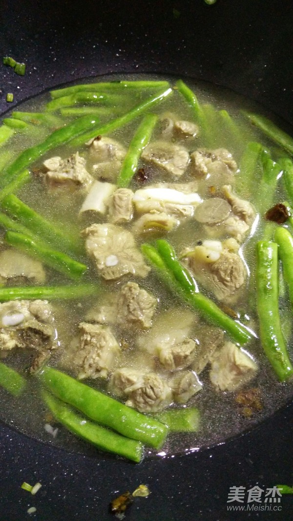 排骨燉豆角的做法-香辣味燉菜譜-易網(wǎng)健康養(yǎng)生網(wǎng) 排骨燉豆角的做法-香辣味燉菜譜