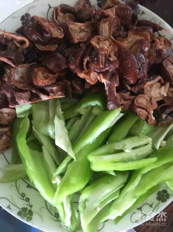 尖椒肥腸的做法-家常味炒菜譜