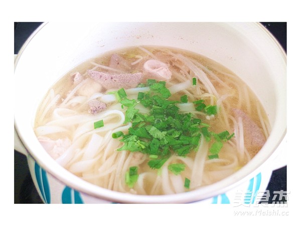 三鮮煮河粉的做法-家常味煮菜譜