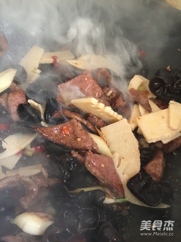 火爆豬肝的做法-香辣味炒菜譜