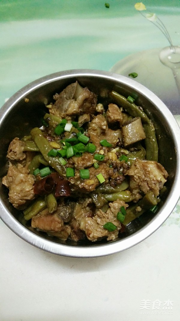 排骨燉豆角的做法-香辣味燉菜譜-易網(wǎng)健康養(yǎng)生網(wǎng) 排骨燉豆角的做法-香辣味燉菜譜