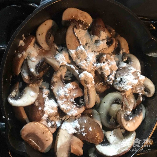 紅酒燉牛肉配糙米飯的做法-奶香味燉菜譜